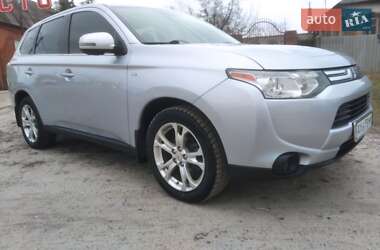 Внедорожник / Кроссовер Mitsubishi Outlander 2013 в Харькове