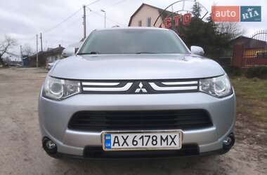Внедорожник / Кроссовер Mitsubishi Outlander 2013 в Харькове