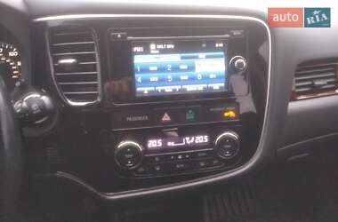 Внедорожник / Кроссовер Mitsubishi Outlander 2013 в Харькове