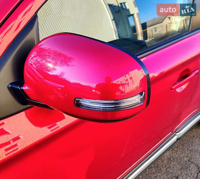 Позашляховик / Кросовер Mitsubishi Outlander 2019 в Львові