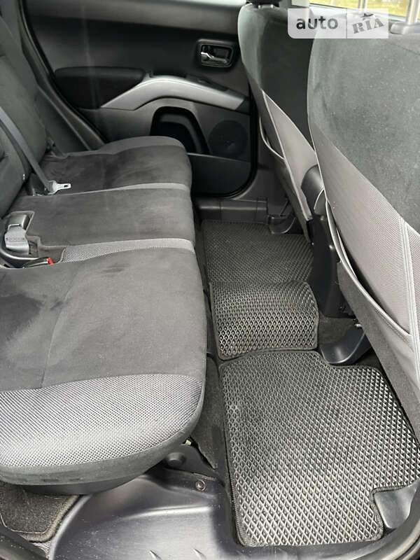 Позашляховик / Кросовер Mitsubishi Outlander 2007 в Чернівцях