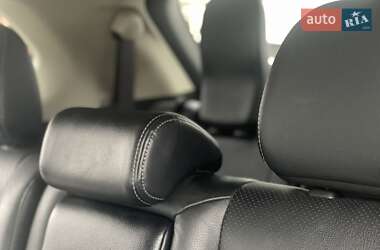 Внедорожник / Кроссовер Mitsubishi Outlander 2013 в 