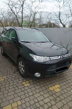 Внедорожник / Кроссовер Mitsubishi Outlander 2012 в Яворове