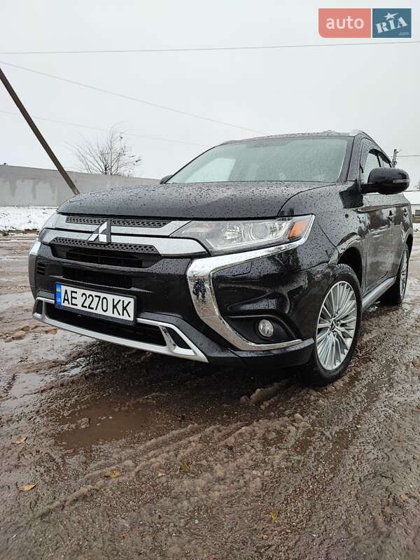 Внедорожник / Кроссовер Mitsubishi Outlander 2019 в Петриковке