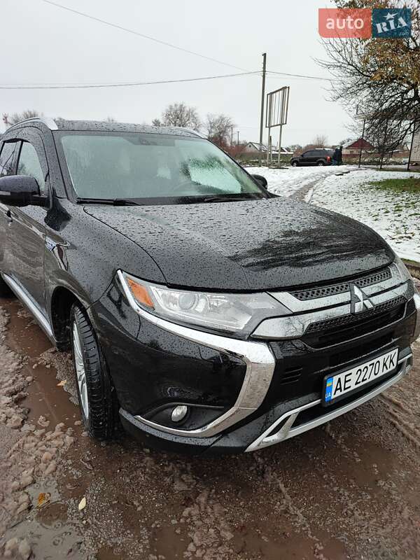 Внедорожник / Кроссовер Mitsubishi Outlander 2019 в Петриковке