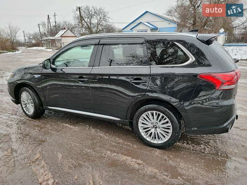 Внедорожник / Кроссовер Mitsubishi Outlander 2019 в Петриковке