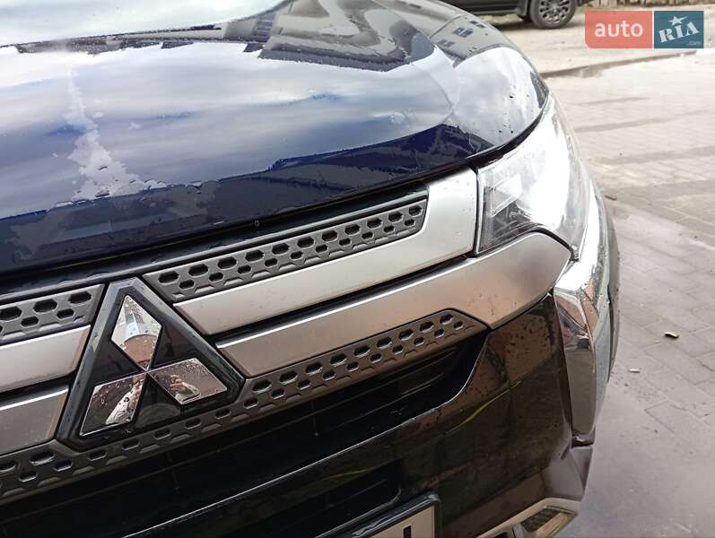 Внедорожник / Кроссовер Mitsubishi Outlander 2020 в Львове фото 8 Внедорожник / Кроссовер Mitsubishi Outlander 2020 в Львове