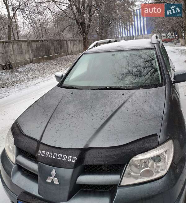 Внедорожник / Кроссовер Mitsubishi Outlander 2004 в 