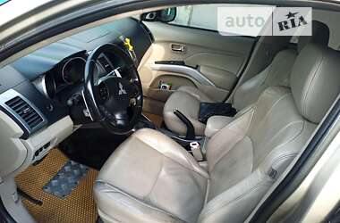 Внедорожник / Кроссовер Mitsubishi Outlander 2007 в 