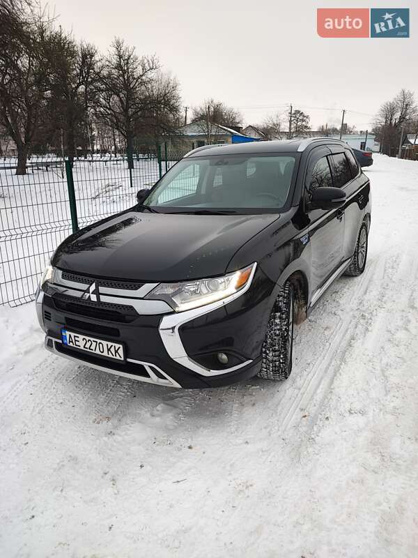 Внедорожник / Кроссовер Mitsubishi Outlander 2019 в Петриковке