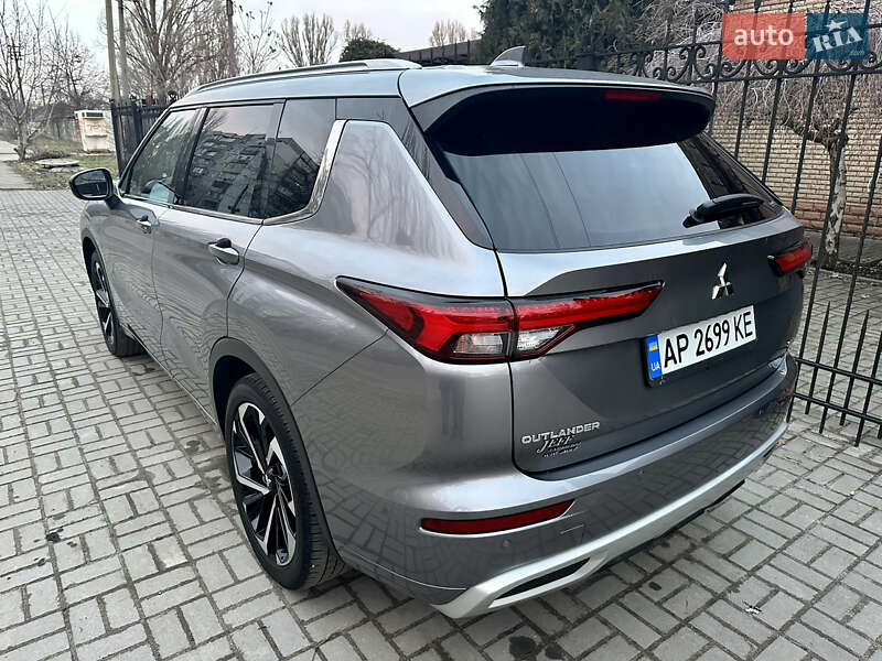 Внедорожник / Кроссовер Mitsubishi Outlander 2021 в Запорожье