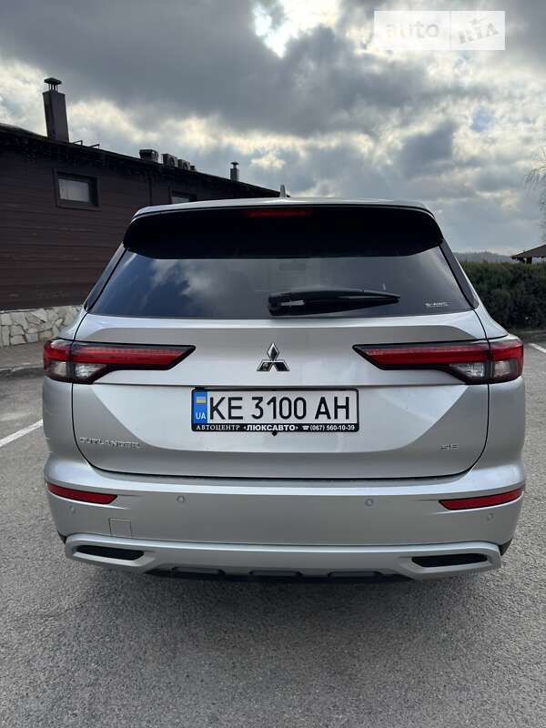 Внедорожник / Кроссовер Mitsubishi Outlander 2023 в Днепре
