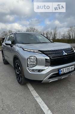 Позашляховик / Кросовер Mitsubishi Outlander 2023 в Дніпрі