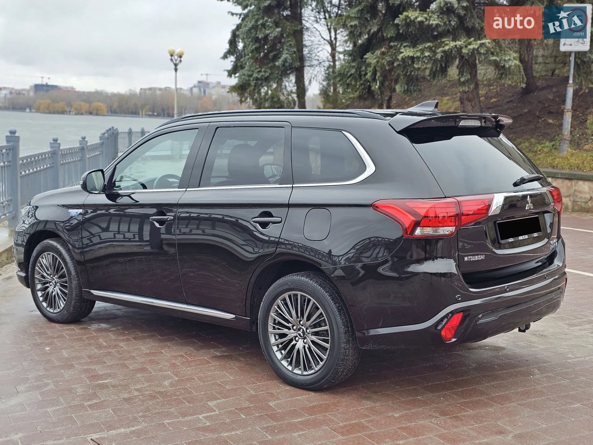 2018 Mitsubishi Outlander - мініатюра 15
