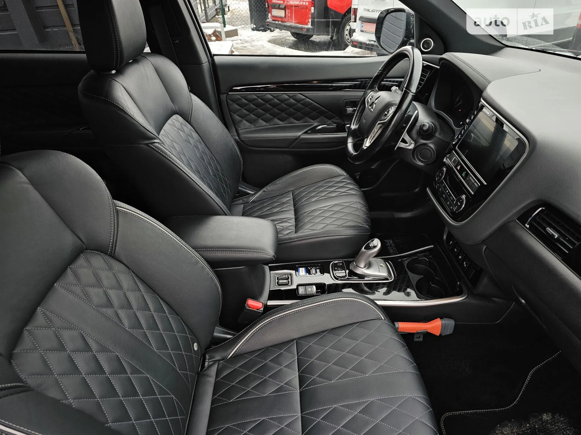 2018 Mitsubishi Outlander - мініатюра 16