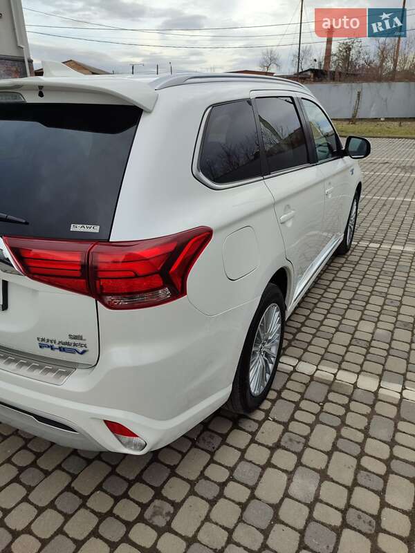 Позашляховик / Кросовер Mitsubishi Outlander 2019 в Івано-Франківську