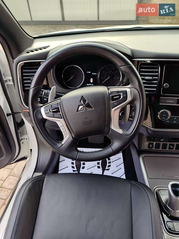 Позашляховик / Кросовер Mitsubishi Outlander 2019 в Івано-Франківську