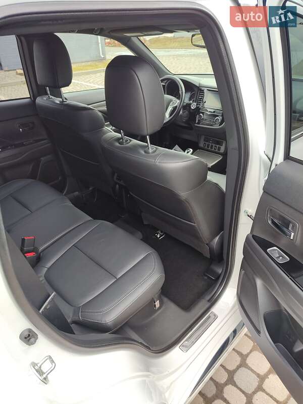 Позашляховик / Кросовер Mitsubishi Outlander 2019 в Івано-Франківську