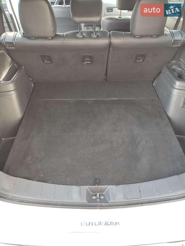 Позашляховик / Кросовер Mitsubishi Outlander 2019 в Івано-Франківську