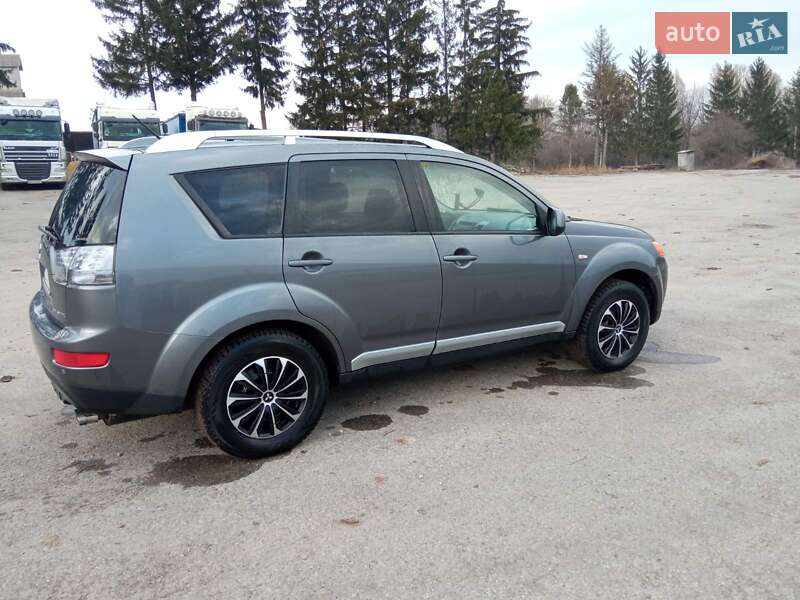 Позашляховик / Кросовер Mitsubishi Outlander 2008 в Чорткові