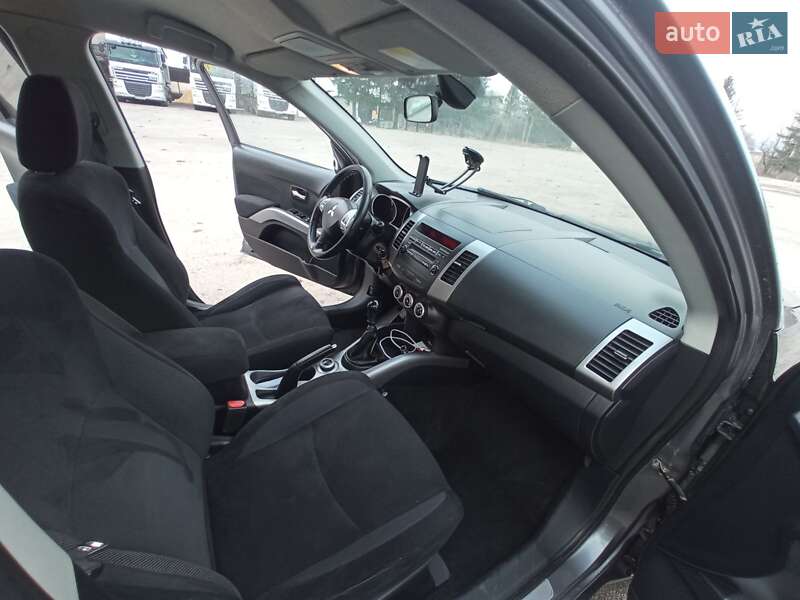 Позашляховик / Кросовер Mitsubishi Outlander 2008 в Чорткові