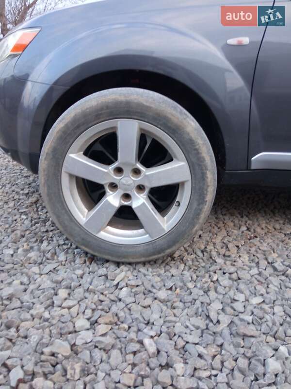 Позашляховик / Кросовер Mitsubishi Outlander 2008 в Чорткові