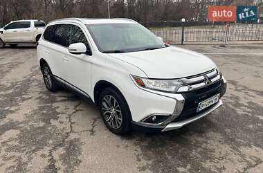 Позашляховик / Кросовер Mitsubishi Outlander 2016 в Одесі