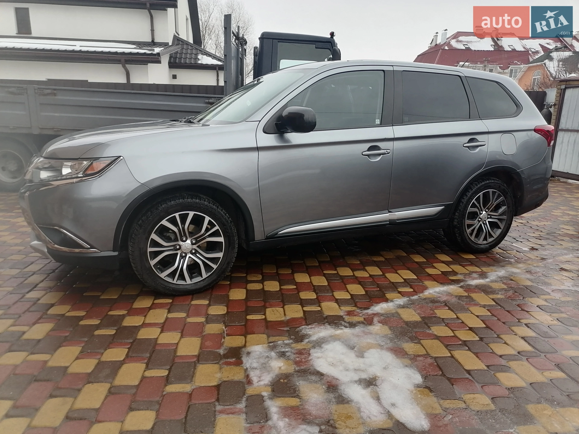 2016 Mitsubishi Outlander - мініатюра 11