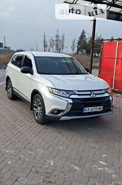 Позашляховик / Кросовер Mitsubishi Outlander 2015 в Павлограді