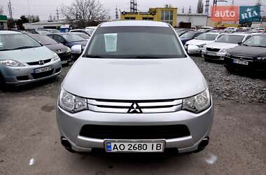 Внедорожник / Кроссовер Mitsubishi Outlander 2014 в Львове