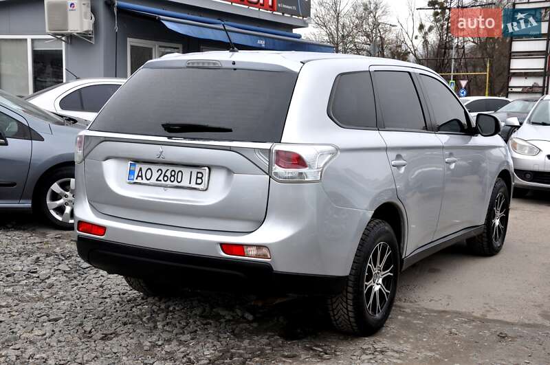 Внедорожник / Кроссовер Mitsubishi Outlander 2014 в Львове