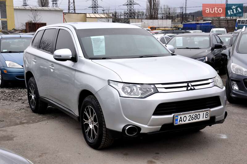 Внедорожник / Кроссовер Mitsubishi Outlander 2014 в Львове