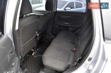 Внедорожник / Кроссовер Mitsubishi Outlander 2014 в Львове