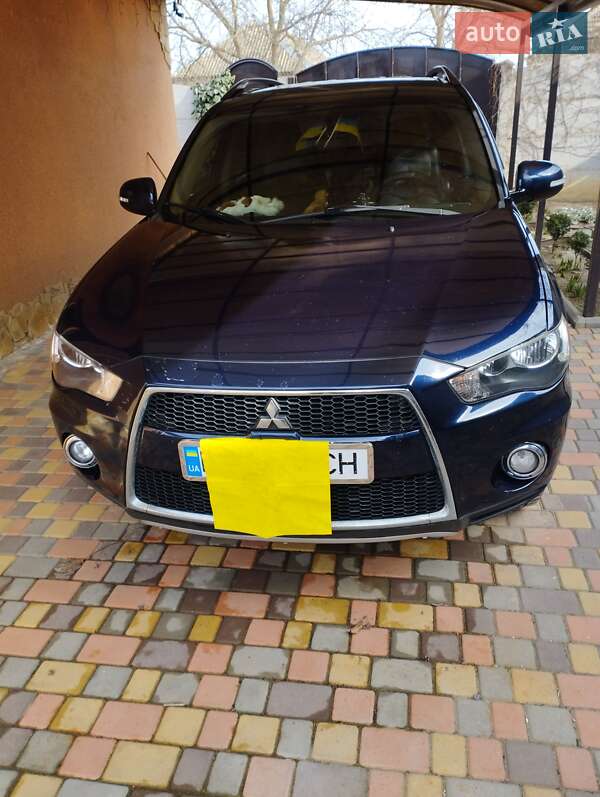 Позашляховик / Кросовер Mitsubishi Outlander 2010 в Миколаєві