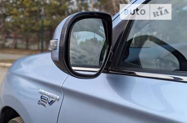 Внедорожник / Кроссовер Mitsubishi Outlander 2014 в Хмельницком