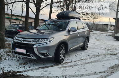 Внедорожник / Кроссовер Mitsubishi Outlander 2020 в Днепре