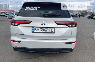 Внедорожник / Кроссовер Mitsubishi Outlander 2021 в Одессе
