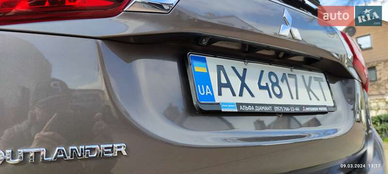 Внедорожник / Кроссовер Mitsubishi Outlander 2019 в Львове