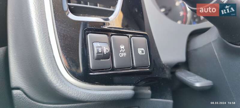 Внедорожник / Кроссовер Mitsubishi Outlander 2019 в Львове