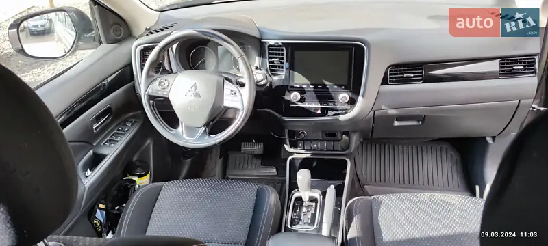 Mitsubishi Outlander 2019 VIN JMBXTGF2WLZ000284 фото оголошення 56 з 120