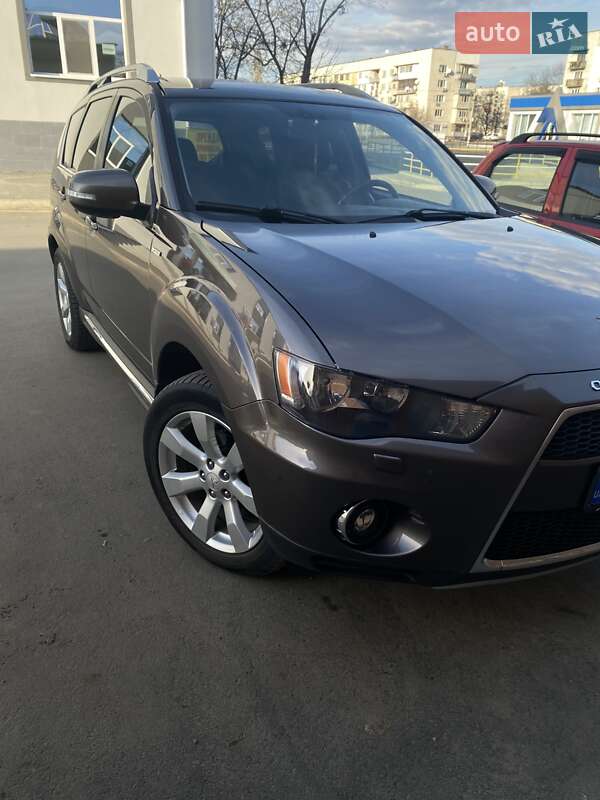 Внедорожник / Кроссовер Mitsubishi Outlander 2010 в Измаиле фото 2 Внедорожник / Кроссовер Mitsubishi Outlander 2010 в Измаиле