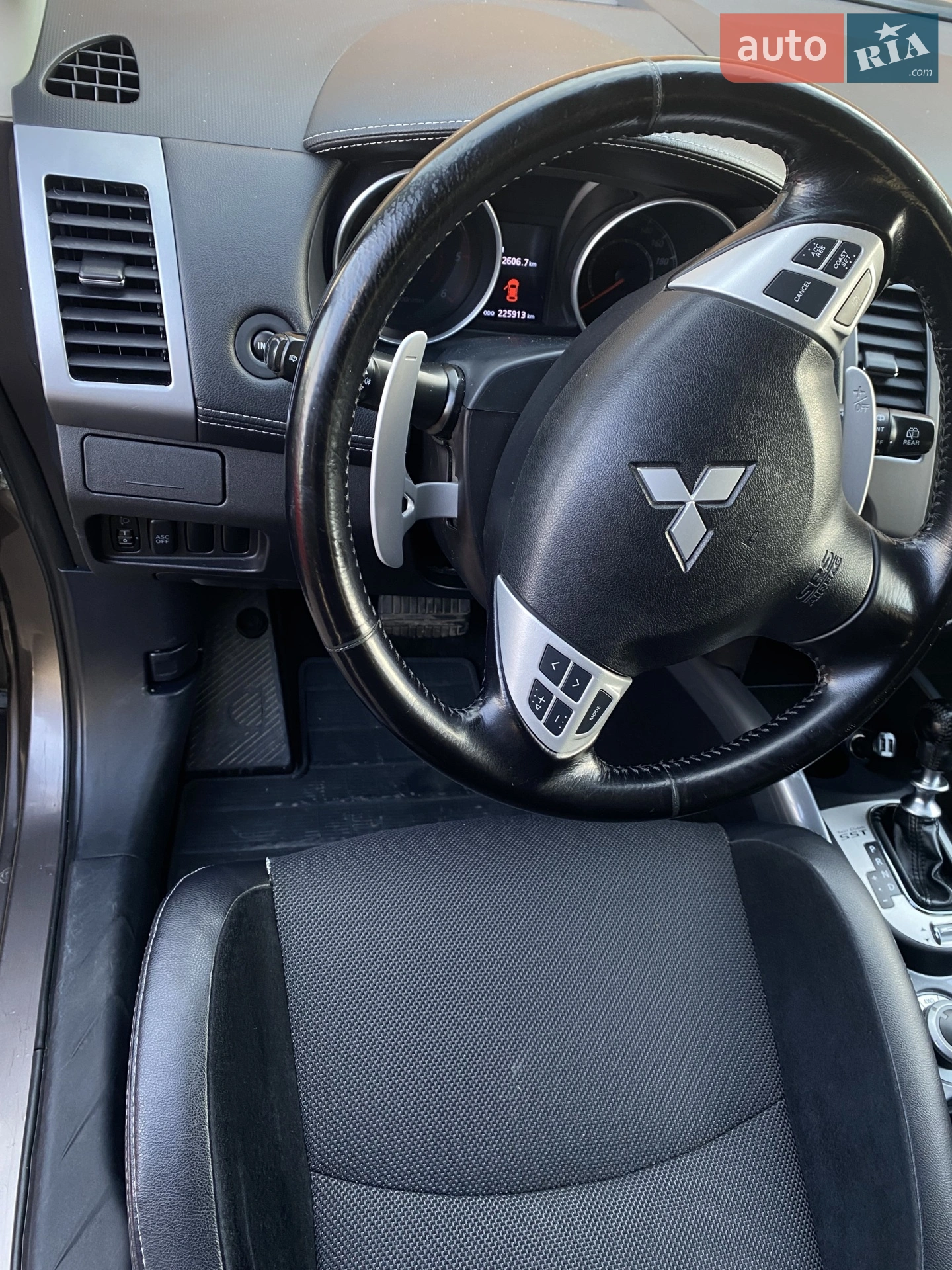 2010 Mitsubishi Outlander - мініатюра 7