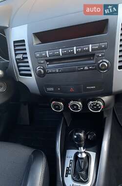 Внедорожник / Кроссовер Mitsubishi Outlander 2010 в Измаиле