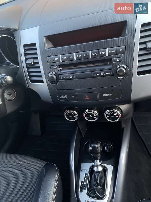 Внедорожник / Кроссовер Mitsubishi Outlander 2010 в Измаиле фото 8 Внедорожник / Кроссовер Mitsubishi Outlander 2010 в Измаиле