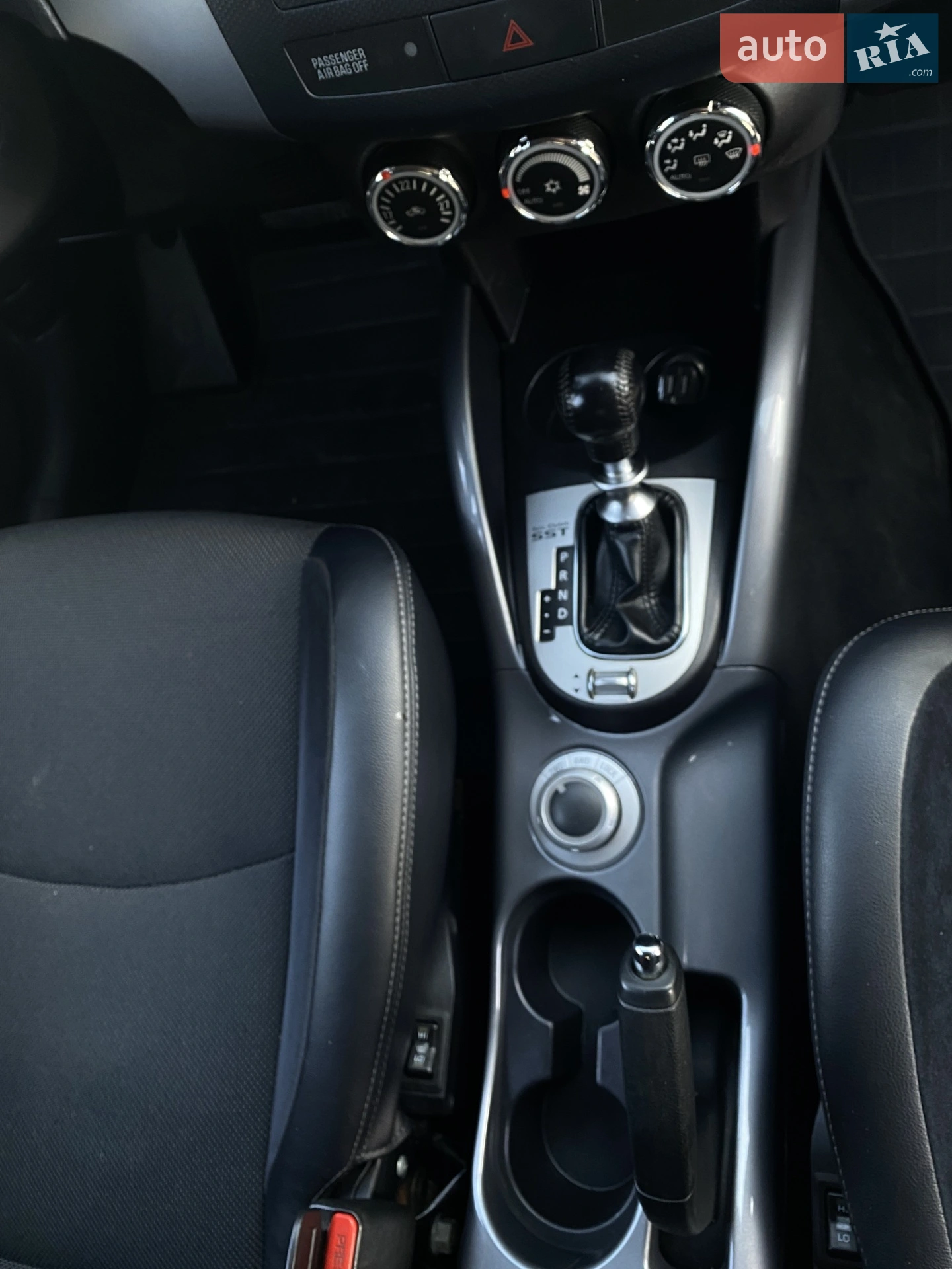 2010 Mitsubishi Outlander - мініатюра 9