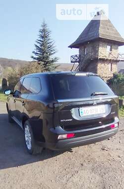Внедорожник / Кроссовер Mitsubishi Outlander 2013 в Ужгороде