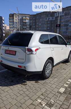 Позашляховик / Кросовер Mitsubishi Outlander 2013 в Рівному