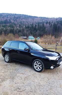 Внедорожник / Кроссовер Mitsubishi Outlander 2013 в Яремче