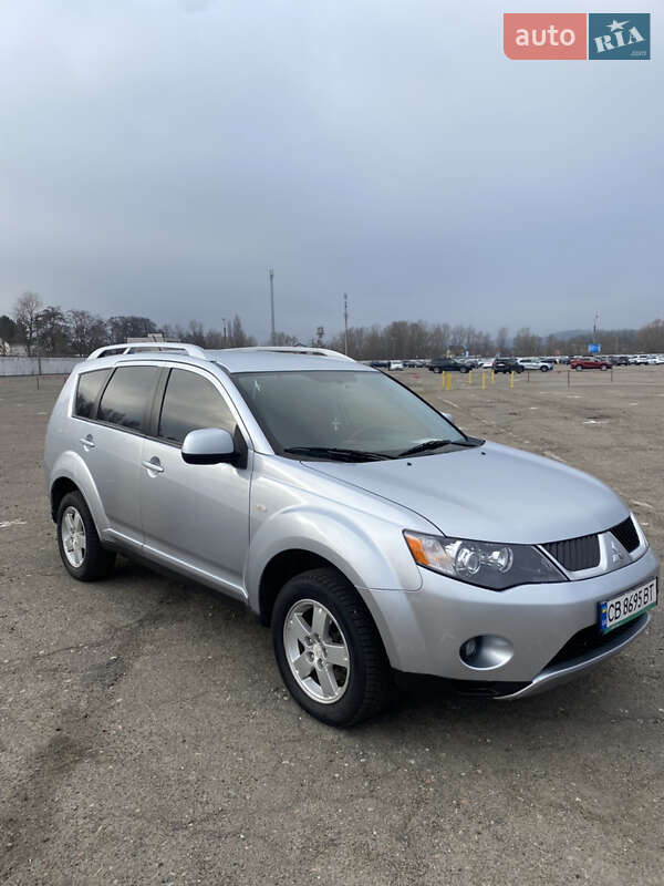 Внедорожник / Кроссовер Mitsubishi Outlander 2007 в Киеве