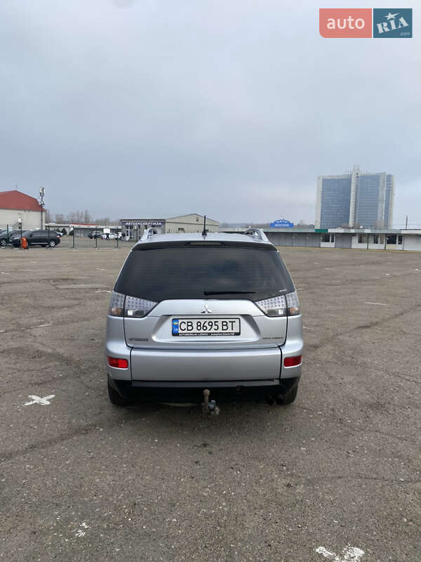 Внедорожник / Кроссовер Mitsubishi Outlander 2007 в Киеве